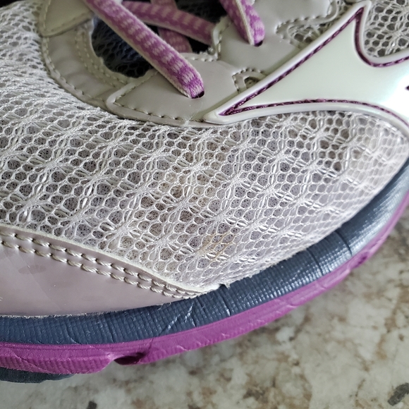 Mizuno Wave Rider 19   X10 Women's Size 10 Sneaker - Picture 9 of 9